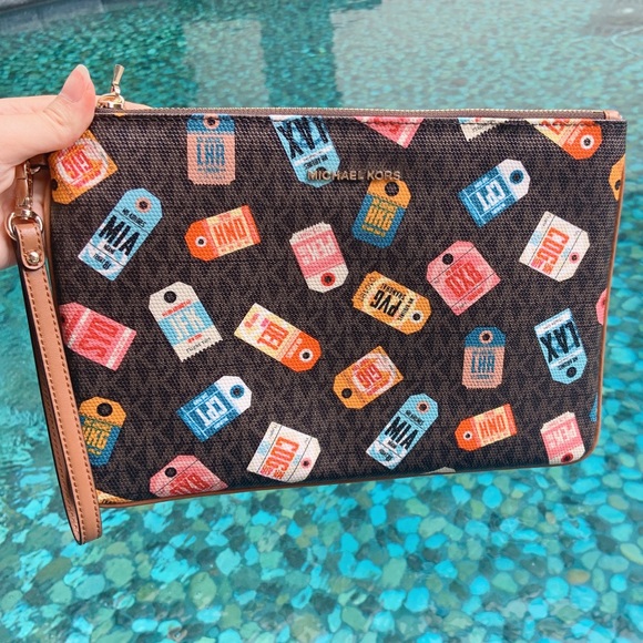 Michael Kors Handbags - Michael kors zip pouch